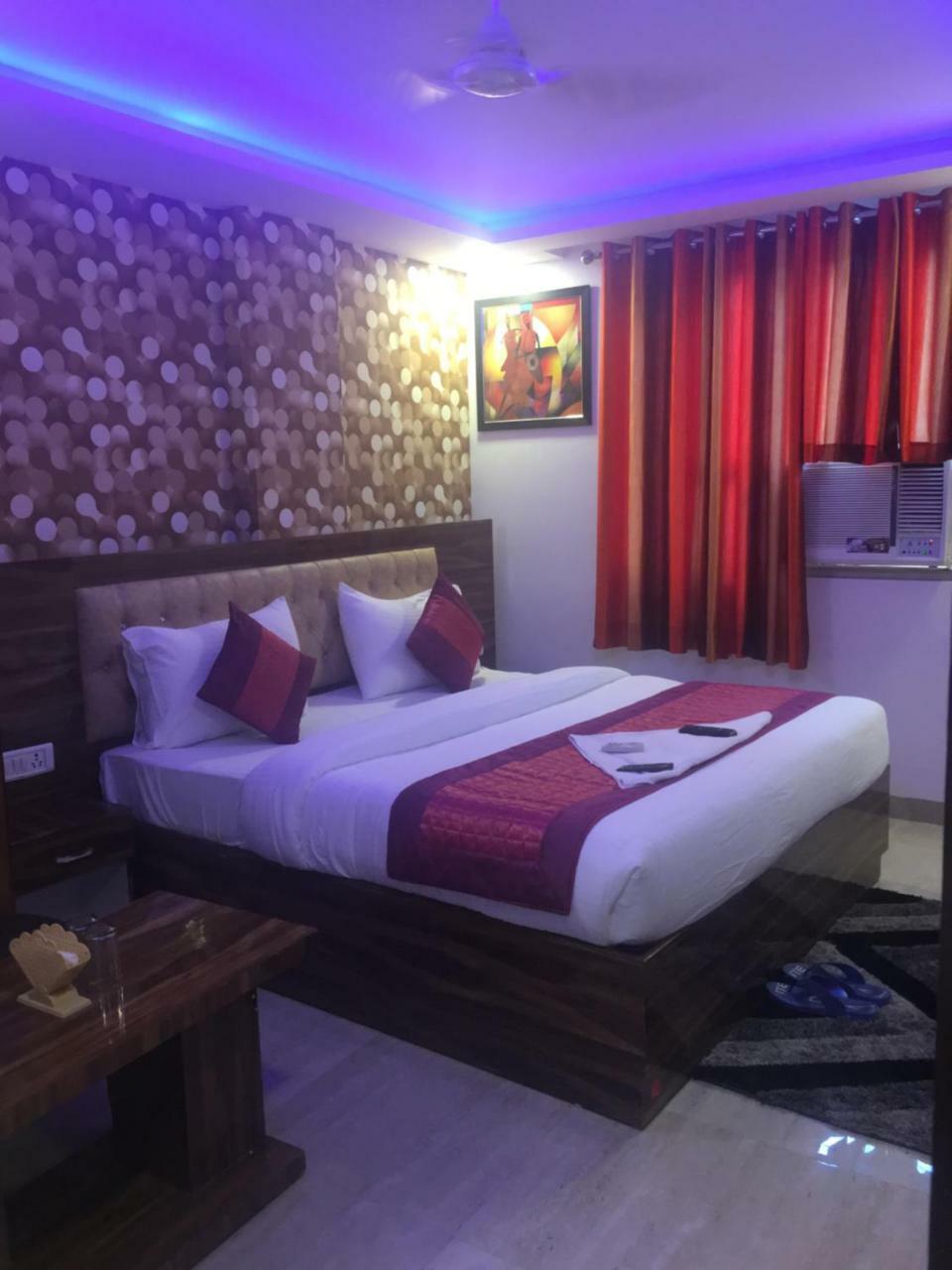 Hotel Pearl - Mahipalpur Delhi Airport Neu-Delhi Exterior foto