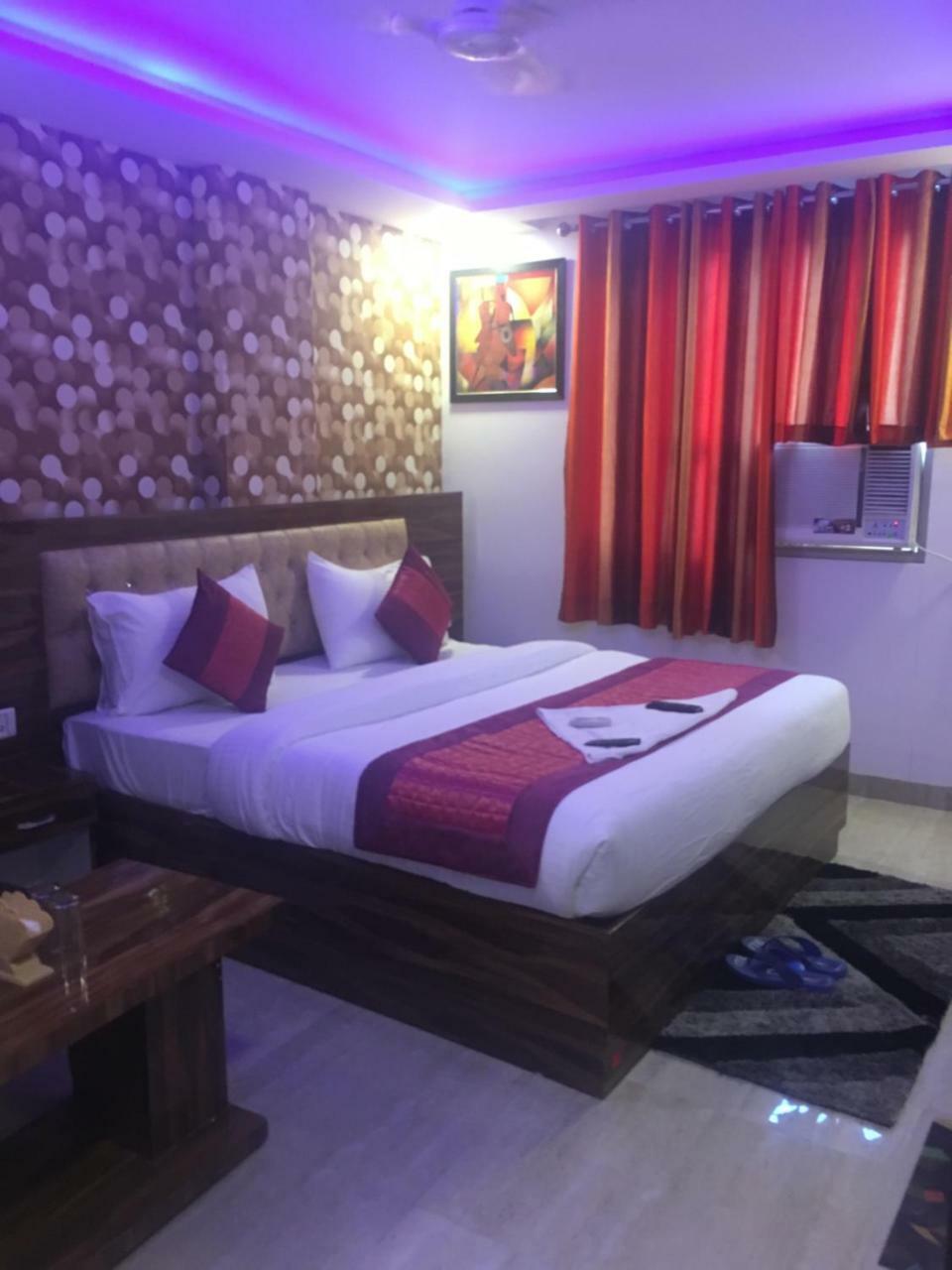 Hotel Pearl - Mahipalpur Delhi Airport Neu-Delhi Exterior foto